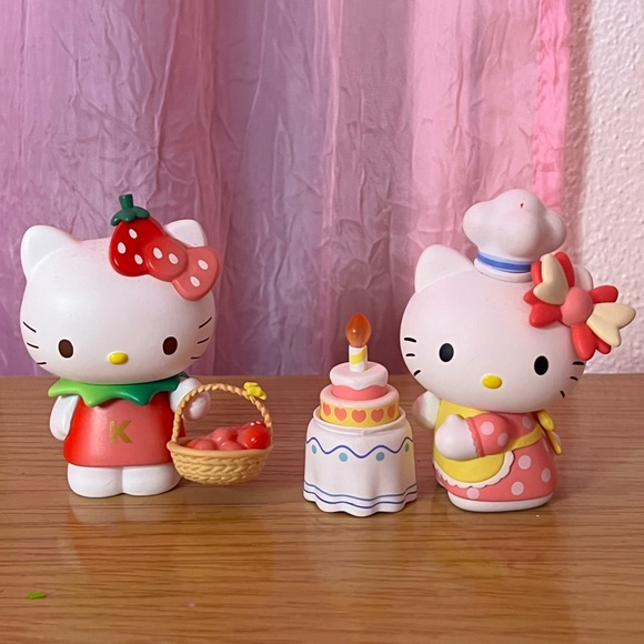 Sanrio Toptoy & Popmart Hello Kitty Figures Lot - Picture 1 of 3